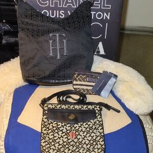 Tommy Hilfiger Hobo, Tommy Hilfiger Black & Tan Crossbody  They habitWostle A An